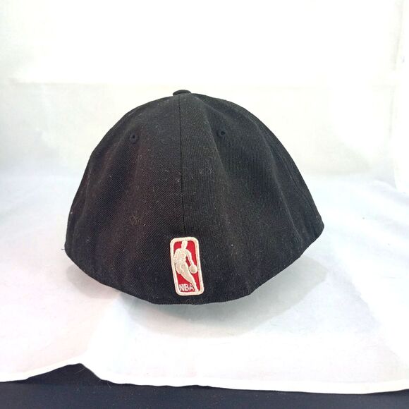 New Era 59FIFTY Chicago Bulls Fitted Cap Size 8 Black/Red NBA Basketball 6 Panel - Picture 4 of 7